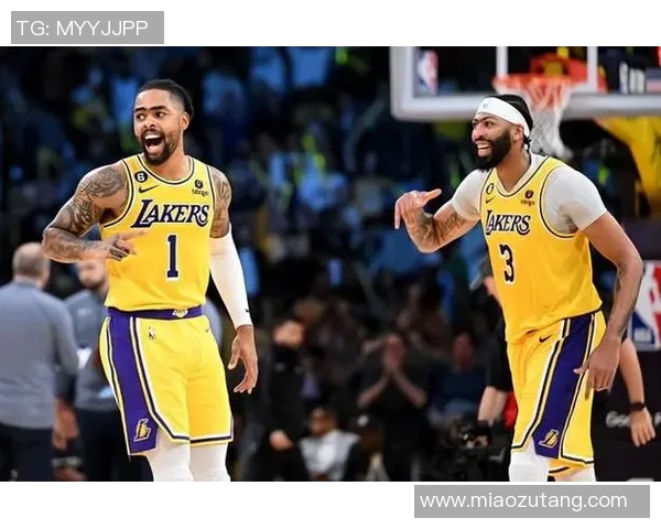 2002年湖人与国王季后赛激战回顾：传奇对决的历史瞬间与精彩时刻