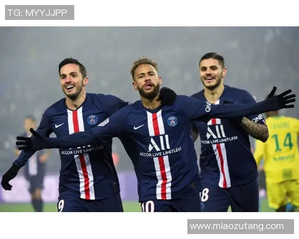 大巴黎与利物浦激战正酣比分悬念引发球迷热议